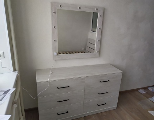 Грим-зеркало 840 х 840 мм 