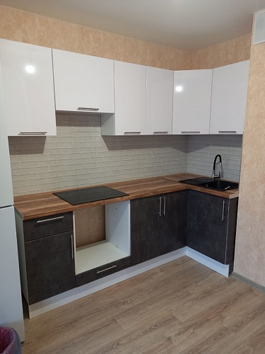 Бетон и индийское дерево 