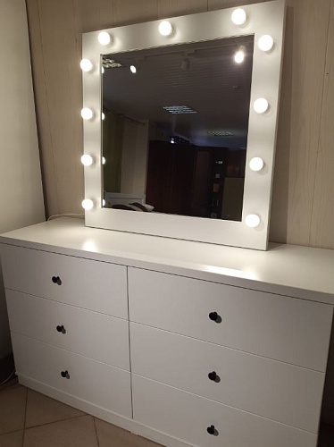 Грим-зеркало 870 х 870 мм 